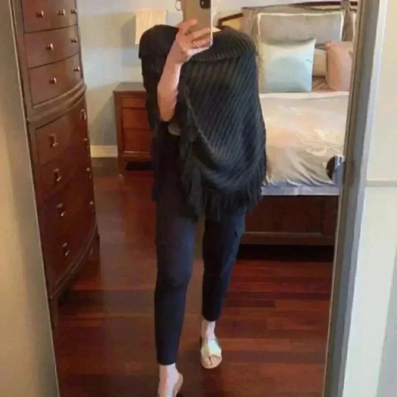 Vintage Poncho Cable Knit Fringe Trim  Black Turtleneck Small Medium - Picture 11 of 16